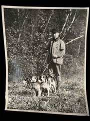 Vintage photo Hunter Man Shotgun Hunting Dogs Hounds Pipe 8 x 10 Black White