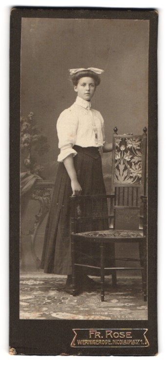 Photograph Fr. Rose, Wernigerode, Nicolaiplatz 1, attractive young woman with Sch