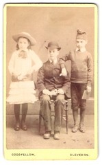 Photograph Henry Goodfellow, Clevedon / Somerset, Child Portrait with Three Children