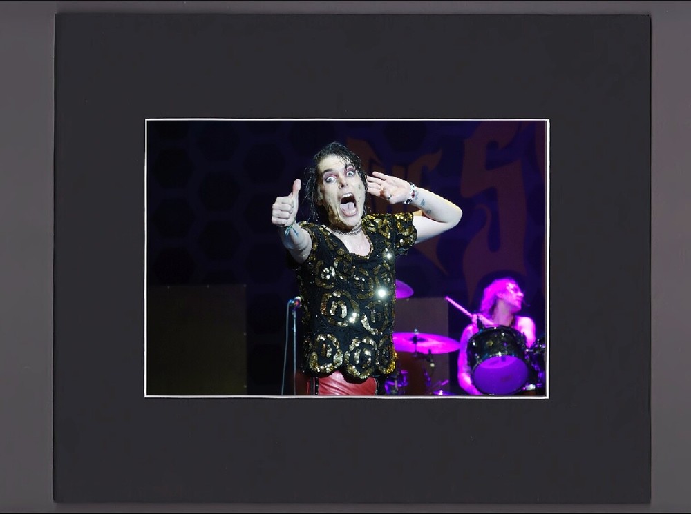 The Struts – Luke Spiller –  Limited Fine Art Print – Matted to 18×24″