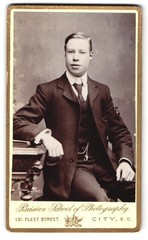 Photography Parisian School of Photography, London, Fleet Street 131, Portrait egg