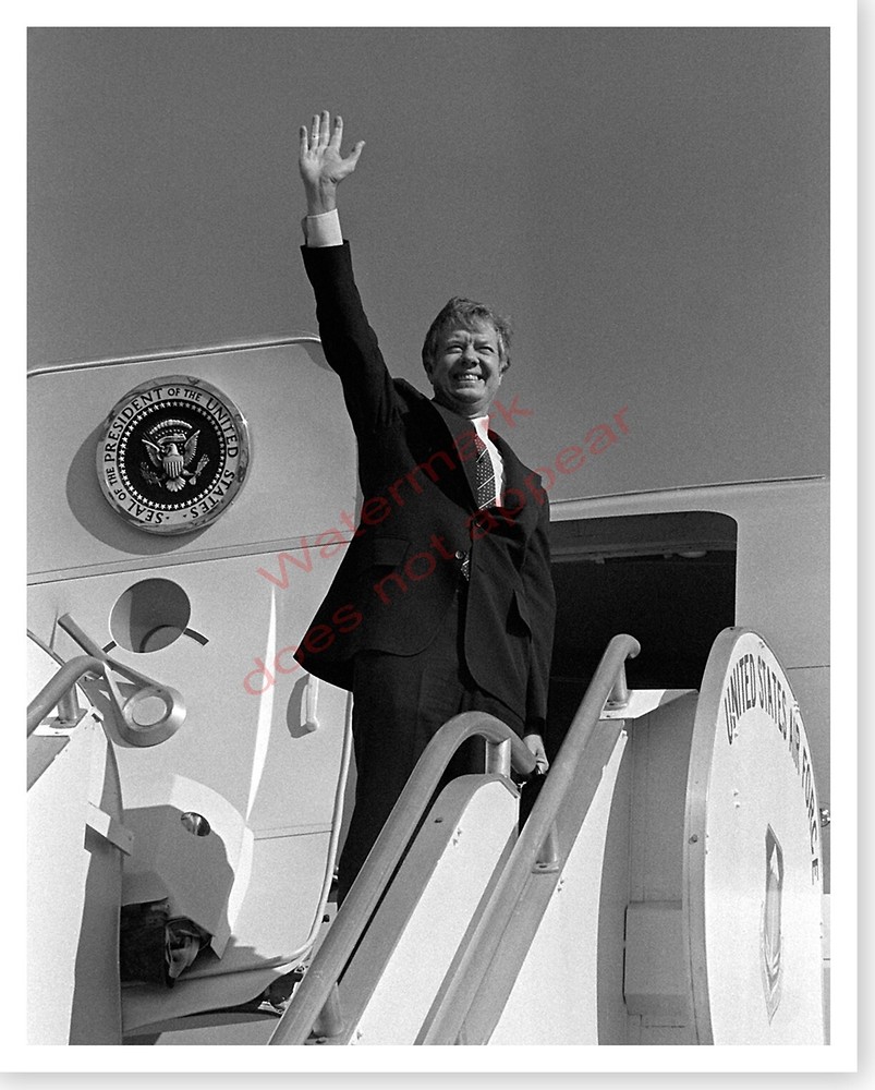 Jimmy Carter 1977 Waving To Crowd From Air Force One 8×10 Silver Halide Photo
