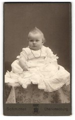 Photograph Schmitter, Charlottenburg, Berliner-Str. 130, Little Blonde Girl