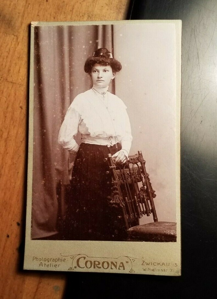 standing girl – young woman – backdrop / CDV studio Corona Zwickau