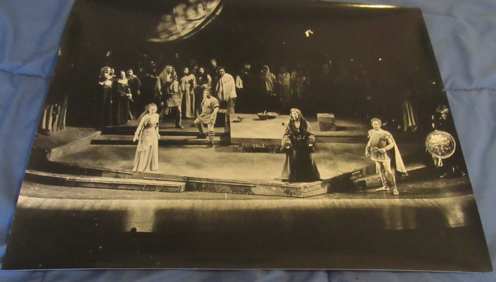 Sandy Underwood photograph; Theatrical Performance, 16″ x 20″, Cincinnati