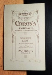 standing young woman with flowers – backdrop / CDV studio Corona Zwickau