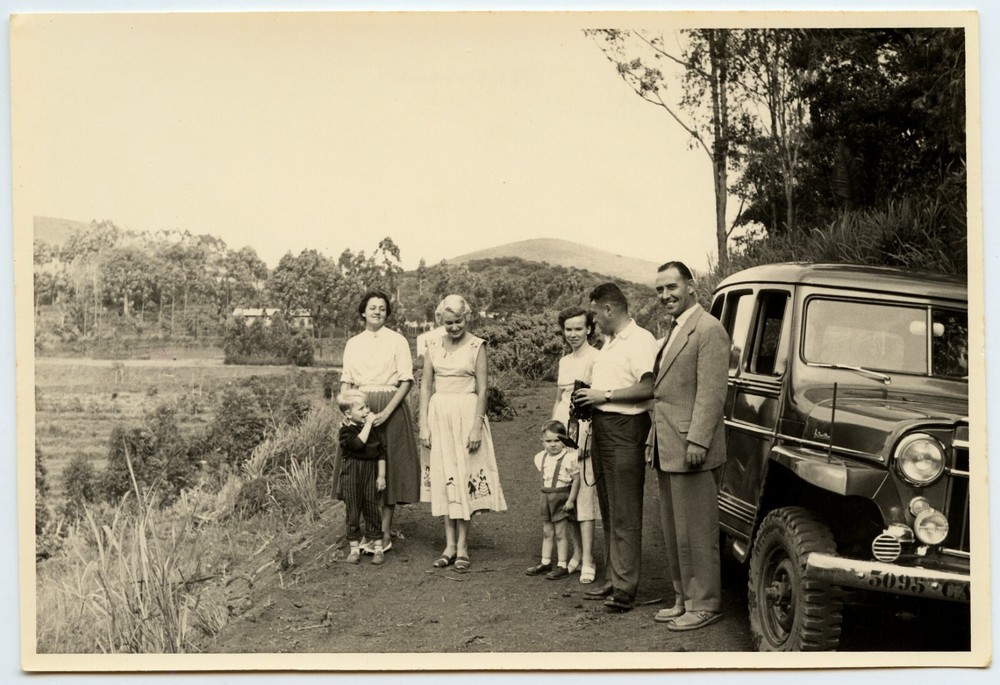 Africa Landscape Portrait Family Car – Old Photo Year. 1950