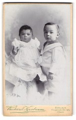 Photograph Richard Kaesbaum, Berlin, Friedrich-Str. 125, two children in elegant