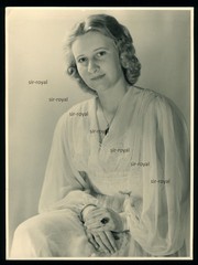 Pretty Blonde Woman in Portrait – 1930s – XL Photo 18x24cm