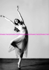 BEAUTIFUL AND SENSUAL LONG-HAIRED DANCER LARGE PHOTO D-DANCE2