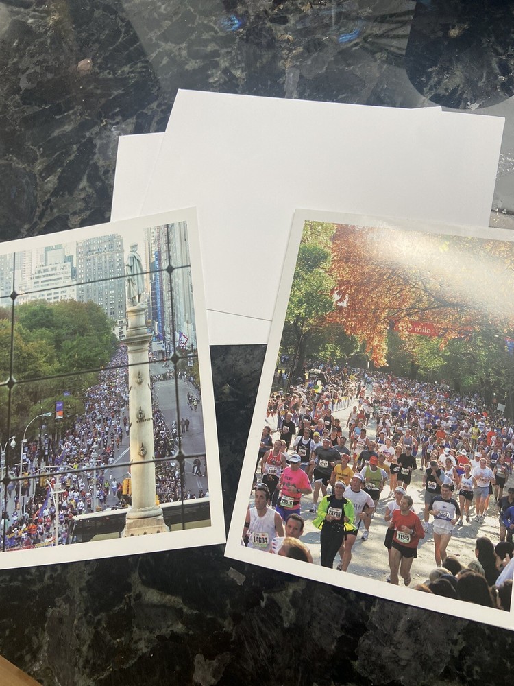 Lot 2 Cards Magnum Photos NYC Marathon 2004 Thomas Hoepker