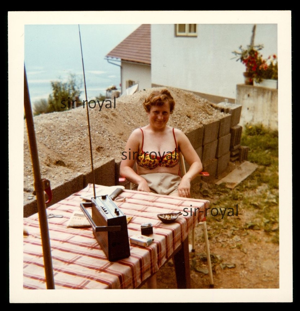 Woman in Bikini – 1980s – Swimwear Radio HB Cigarettes – Photo 9x9cm