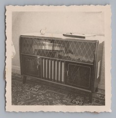 Radio Cabinet Music Chest Radio Chest Closed – Old Photo