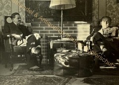 orig. Photo Men Men Apartment Interior Furniture Folk Receiver Radio