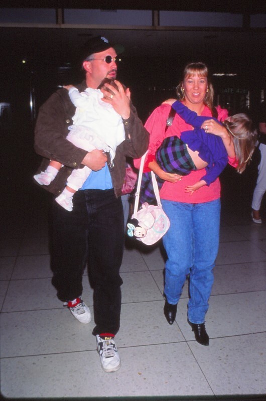 Dia Garth Brooks, Sandy and Kids 1995 KB Format Photographer P4-27-5-3